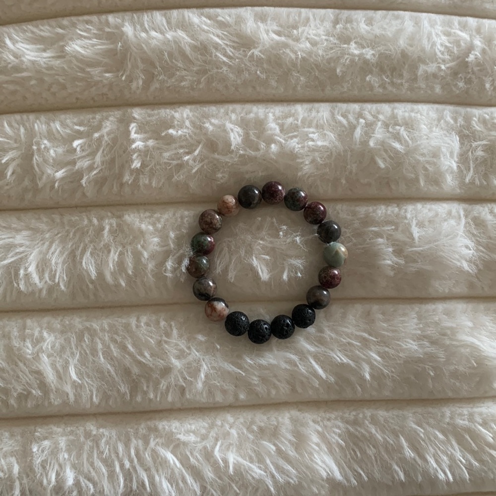 *ANXIETY* healing bracelet with moon beads for essential oils